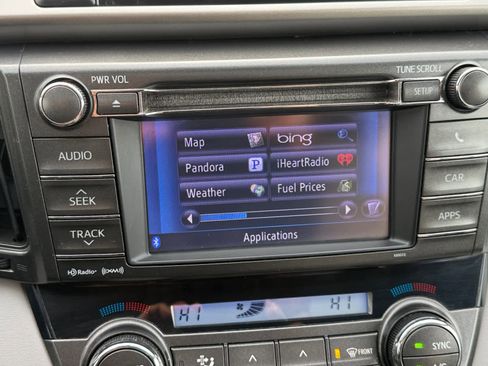 Used 2013 Toyota RAV4 XLE image 20