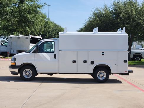 New 2025 Chevrolet Express 3500 w/ Power Convenience Package image 11