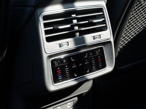 New 2026 Audi RS Q8 performance image 27