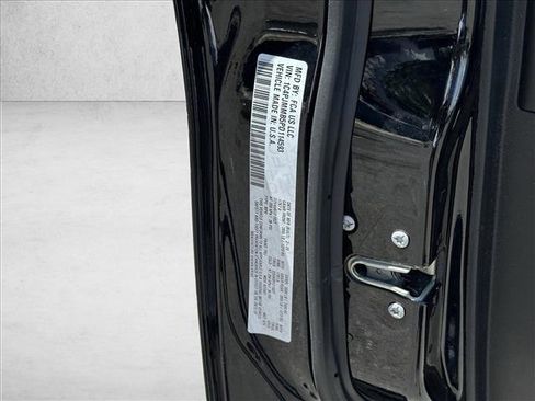 Used 2023 Jeep Cherokee Altitude Lux image 30