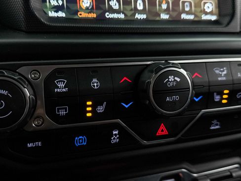 Used 2023 Jeep Wrangler Unlimited Sahara w/ Cold Weather Group image 31