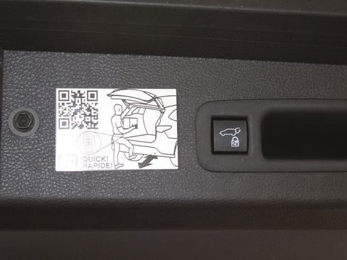 Used 2024 Toyota Sienna XLE image 16