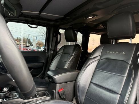 Used 2018 Jeep Wrangler Unlimited Sahara w/ LED Lighting Group image 12