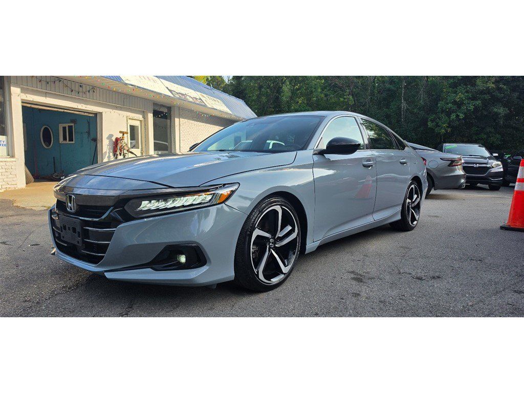 Used 2022 Honda Accord Sport image 2