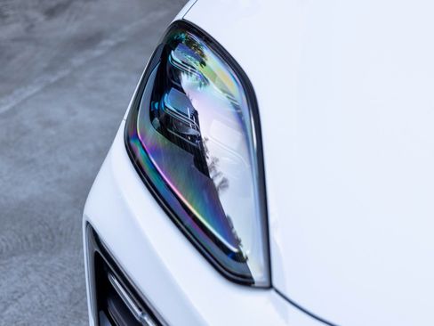 Certified 2025 Porsche Cayenne Coupe image 14