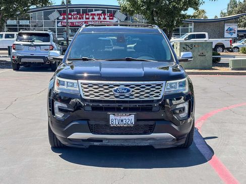 Used 2017 Ford Explorer Platinum AWD/4WD image 6