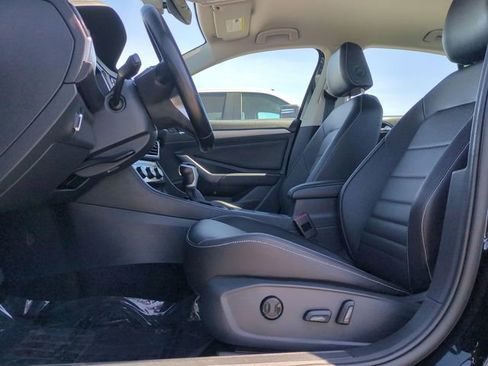 Used 2024 Volkswagen Jetta SE FWD image 21