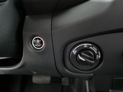 Used 2023 Nissan Frontier SV w/ Midnight Edition Package image 30