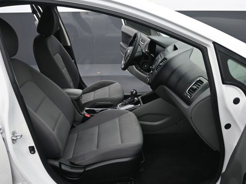 Used 2018 Kia Forte LX w/ LX Rear Camera Package image 28