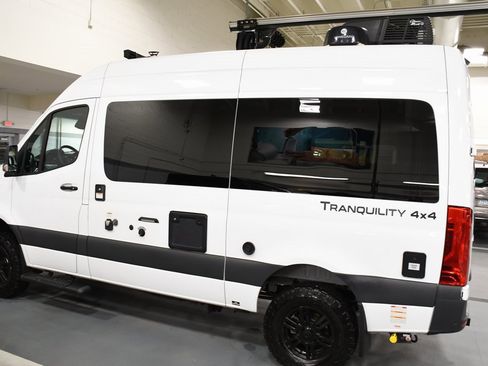 Used 2022 Mercedes-Benz Sprinter 144 Cargo image 5