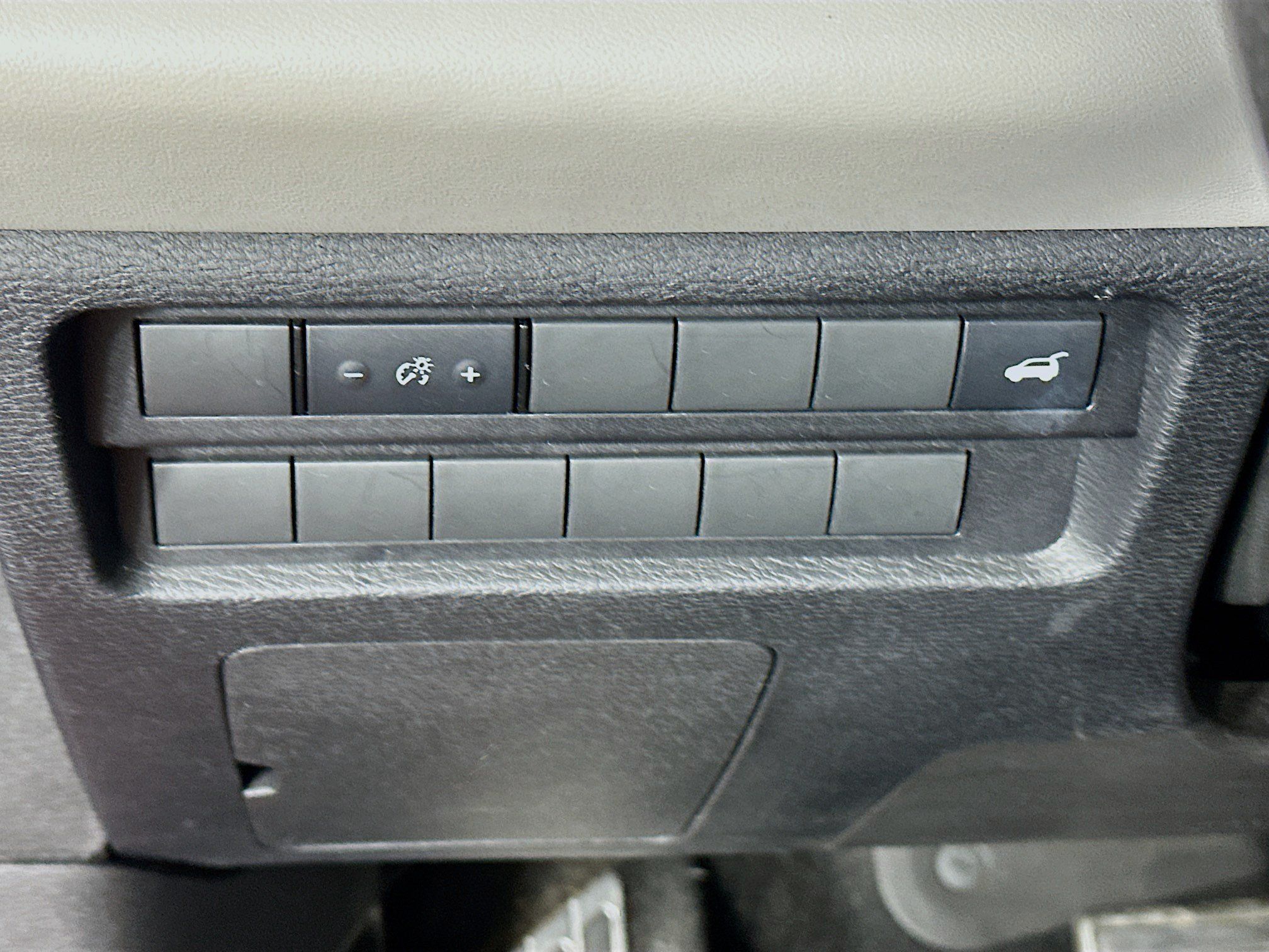 Used 2025 Mitsubishi Outlander SEL AWD/4WD image 17