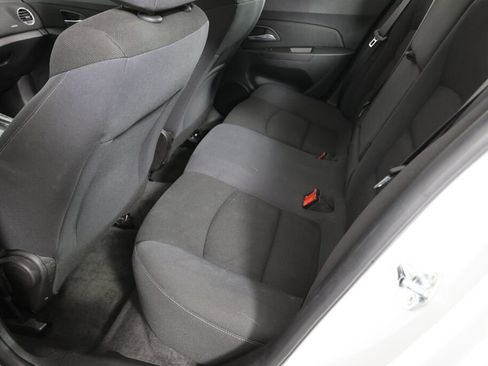Used 2015 Chevrolet Cruze LT w/ Technology Package FWD image 17