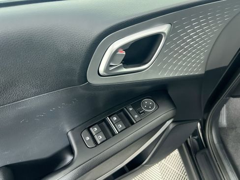 Certified 2024 Kia Soul LX w/ Option Group 015 image 16