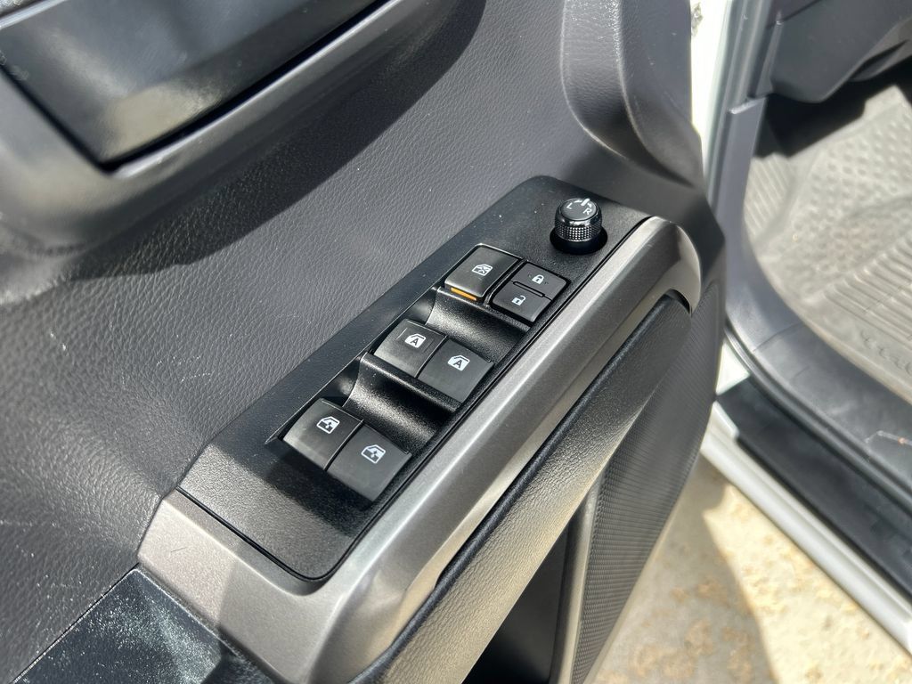 Certified 2023 Toyota Tacoma SR5 AWD/4WD image 12