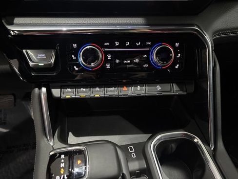 Used 2025 GMC Sierra 1500 Denali w/ Denali Reserve Package AWD/4WD image 28