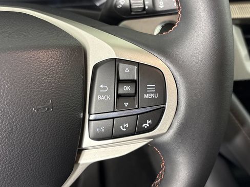 New 2026 Ford Explorer Active RWD image 21