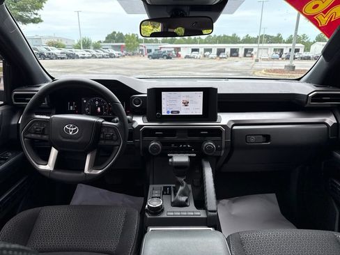 Used 2026 Toyota 4Runner SR5 AWD/4WD image 17