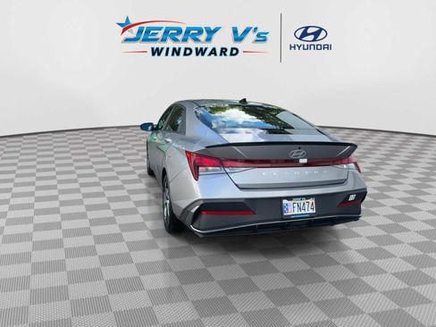 Used 2025 Hyundai Elantra Sport image 7