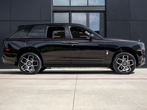 Certified 2023 Rolls-Royce Cullinan w/ Dark Exterior Package AWD/4WD image 12