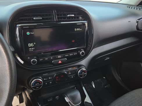 Used 2022 Kia Soul S FWD image 25