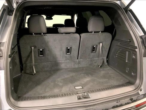 Used 2025 GMC Acadia Elevation FWD image 4