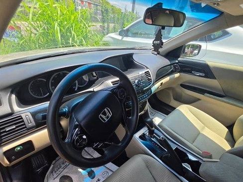 Used 2016 Honda Accord LX image 4