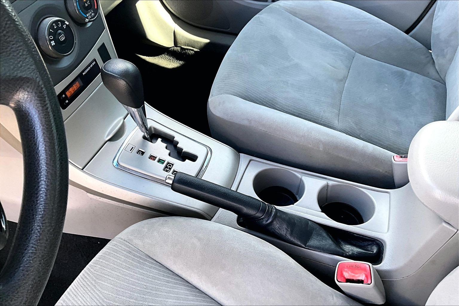 Used 2011 Toyota Corolla LE FWD image 13