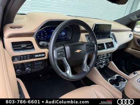 Used 2024 Chevrolet Suburban Premier w/ Premium Package AWD/4WD image 4