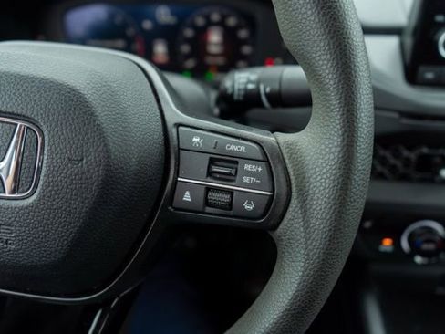 Used 2025 Honda Accord SE image 18