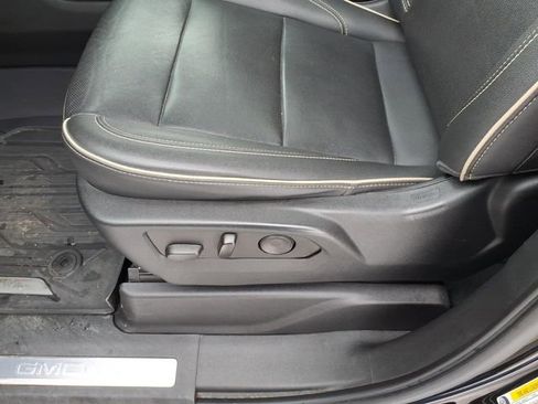 Used 2022 GMC Yukon SLT w/ SLT Luxury Package image 18