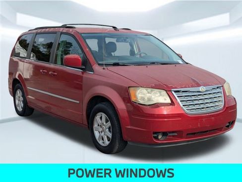 Used 2010 Chrysler Town & Country Touring image 8