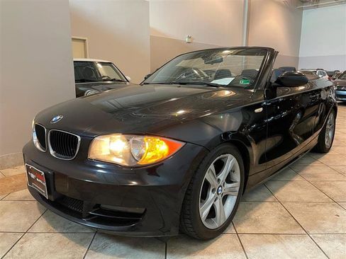 Used 2009 BMW 128i Convertible image 2