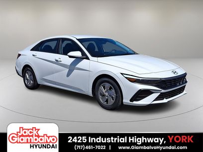 New 2025 Hyundai Elantra SE