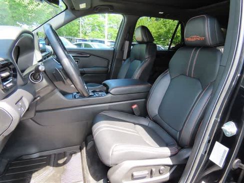 Used 2024 Honda Pilot TrailSport image 14