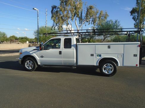 Used 2014 Ford F350 XLT RWD image 2