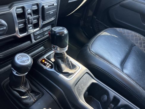 Used 2021 Jeep Wrangler Unlimited Sahara AWD/4WD image 26
