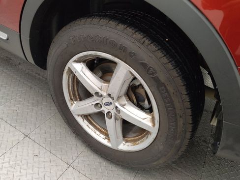 Used 2018 Ford Explorer XLT FWD image 31
