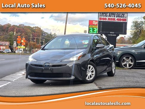 Used 2021 Toyota Prius LE image 1