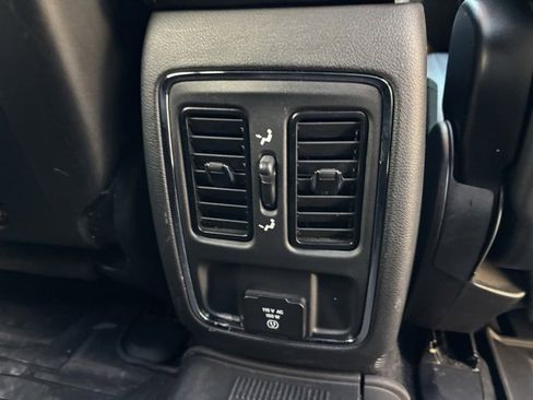 Used 2021 Jeep Grand Cherokee Laredo X image 33