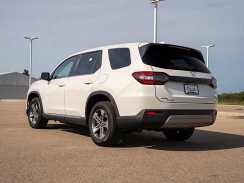 Used 2025 Honda Pilot EX-L image 5
