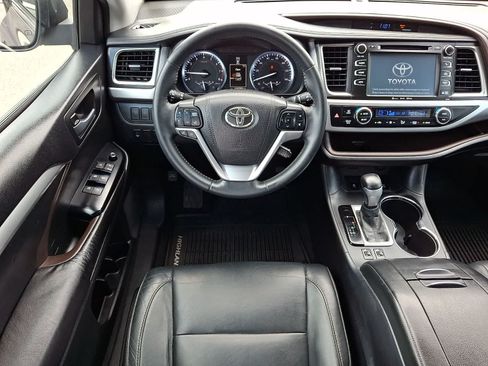 Used 2016 Toyota Highlander XLE AWD/4WD image 14