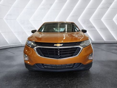 Used 2018 Chevrolet Equinox LS AWD/4WD image 2