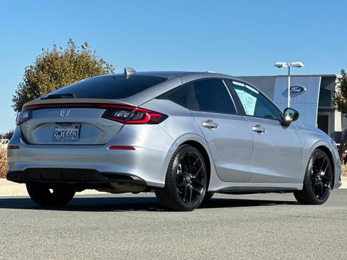 Used 2024 Honda Civic Sport image 4