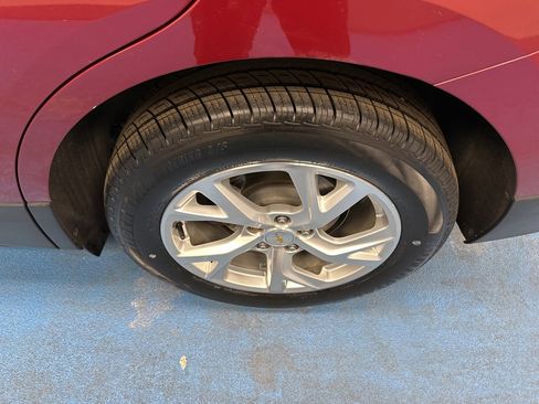 Used 2021 Chevrolet Equinox LT image 17