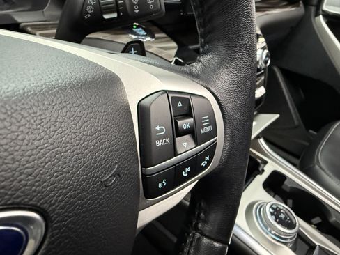 Used 2021 Ford Explorer Limited image 19