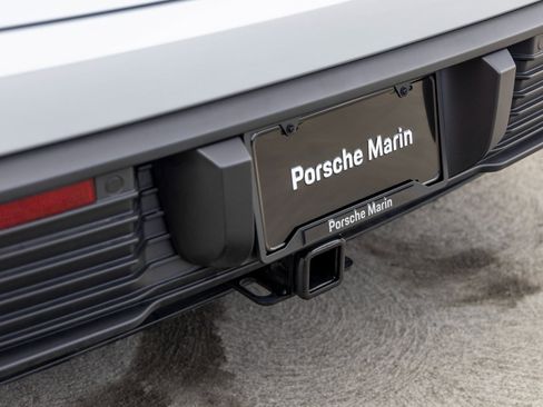 New 2025 Porsche Macan Electric image 21