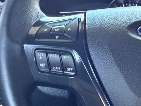 Used 2017 Ford Explorer XLT w/ Equipment Group 202A AWD/4WD image 32