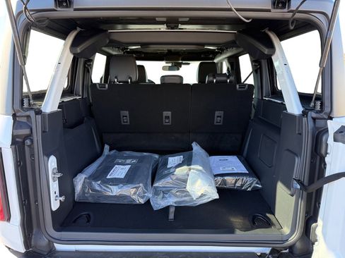 New 2025 Ford Bronco Outer Banks w/ Sasquatch Package image 17