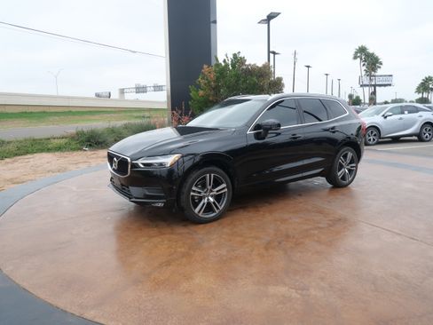 Used 2019 Volvo XC60 T5 Momentum w/ Protection Package Premier image 5