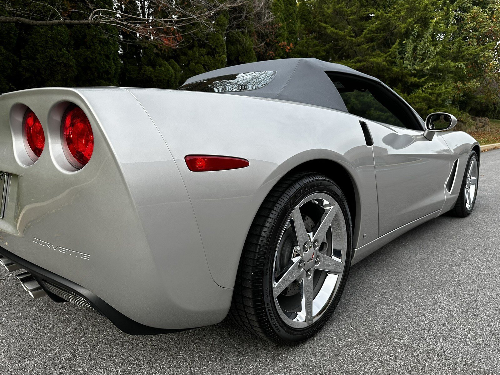 Used 2007 Chevrolet Corvette Convertible w/ Preferred Equipment Group RWD image 43